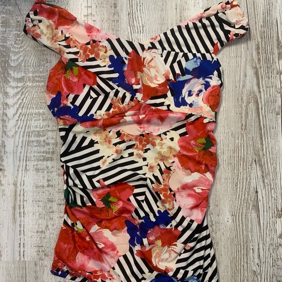 GUESS stripped flower summer top - Picture 1 of 4